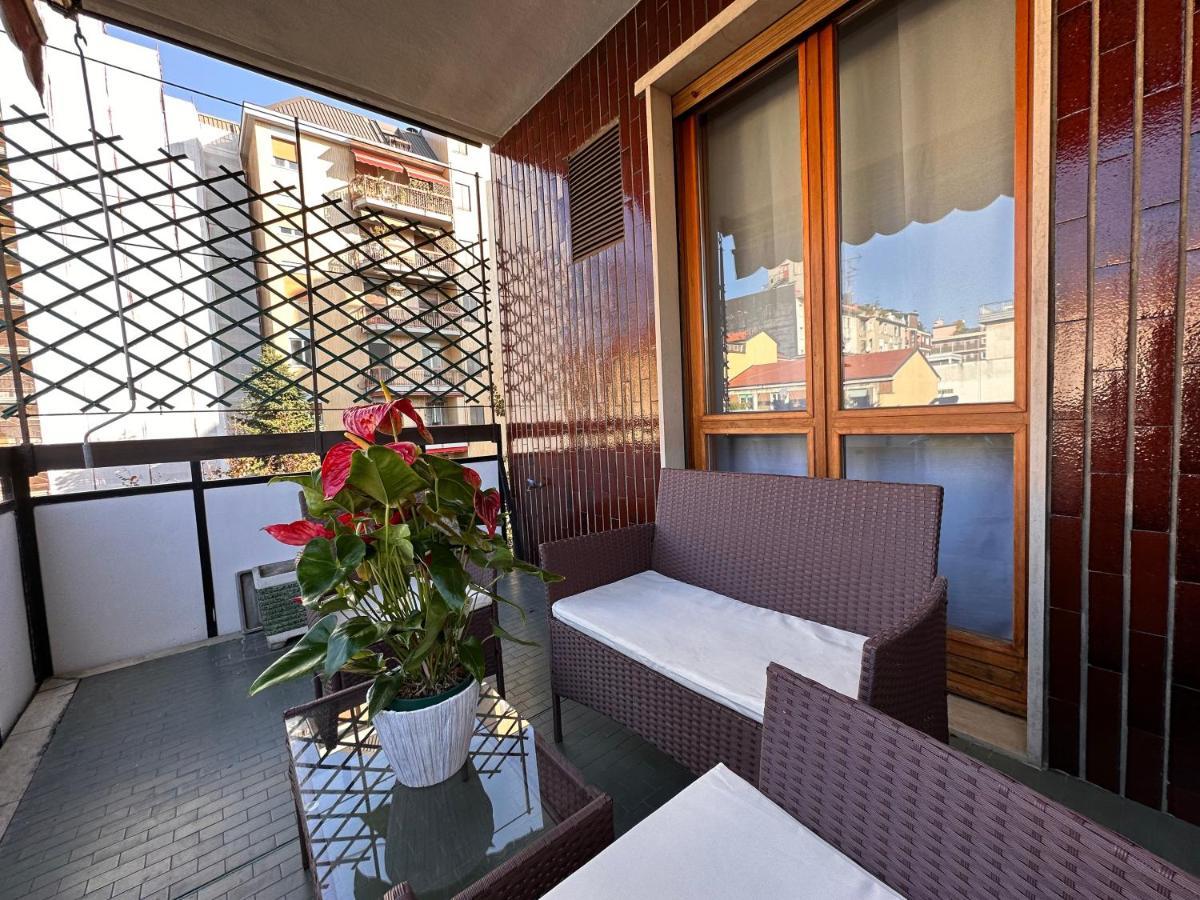 Emeraldway - Bellissimo Appartamento In Zona Sempione-Tre Torri Milánó Kültér fotó